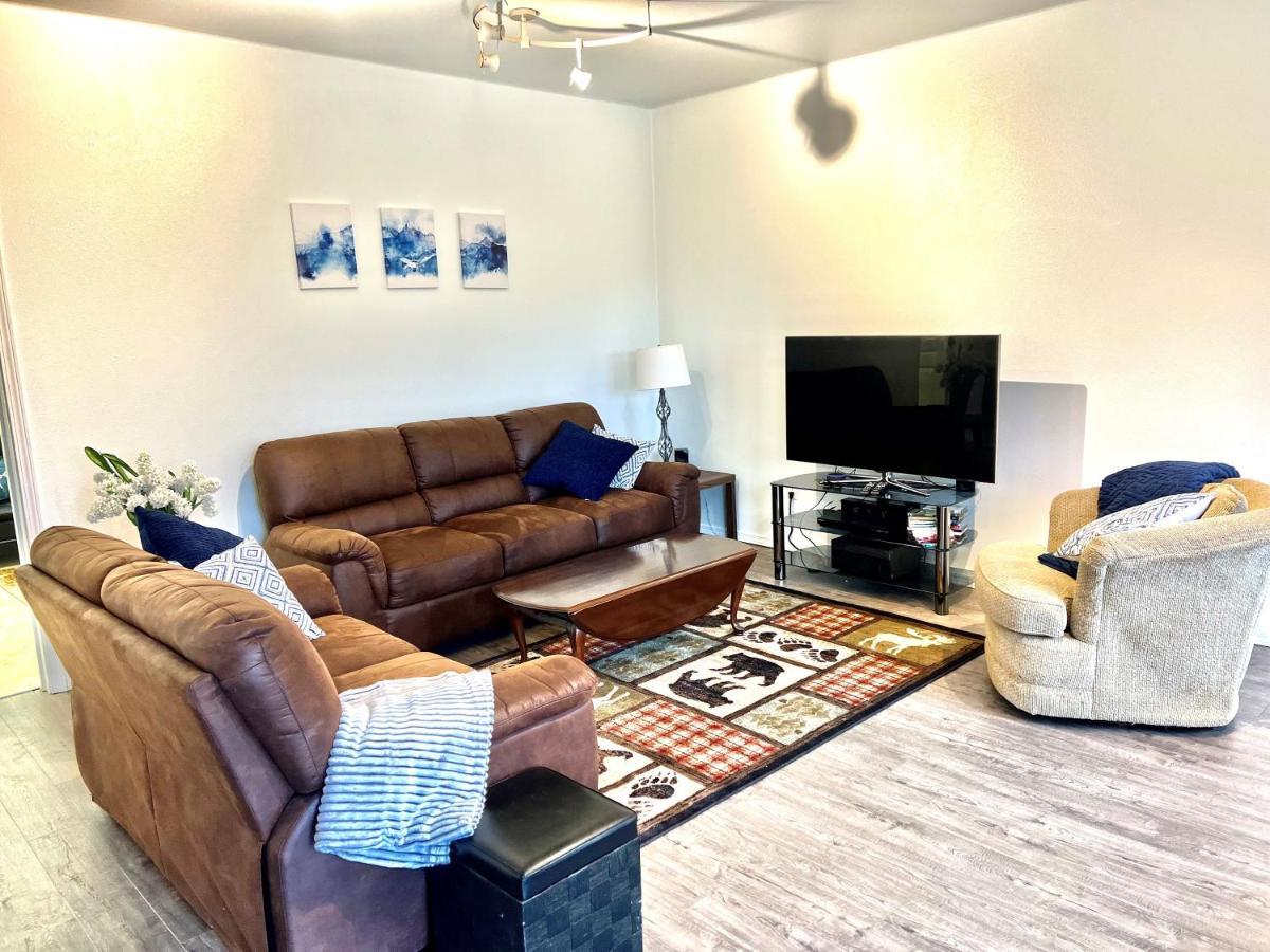 Newly Remodeled Spacious Units, Minutes From Mountains, Inlet, Downtown And Airport Apartment