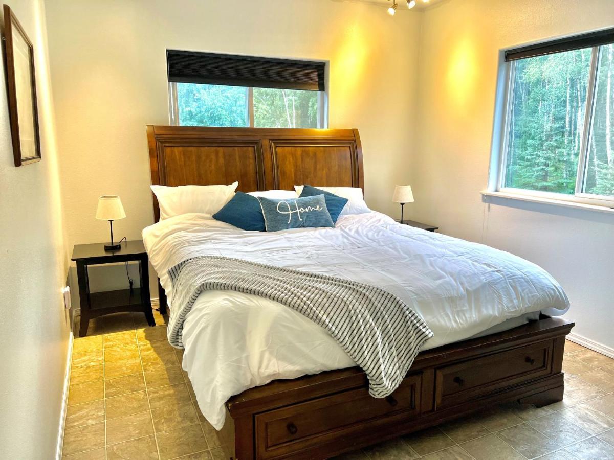 Newly Remodeled Spacious Units, Minutes From Mountains, Inlet, Downtown And Airport Apartment *